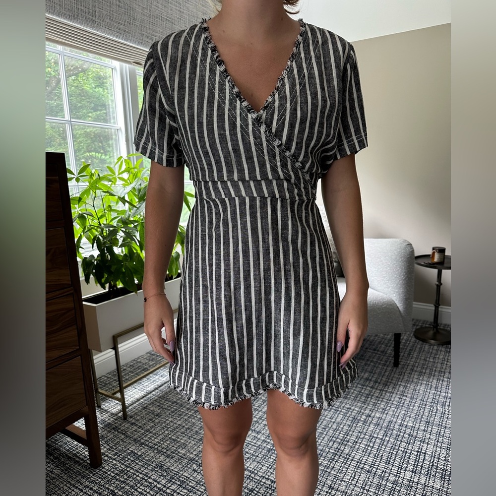 Susina XS petite dress. Rarely worn. Gray and white stripes